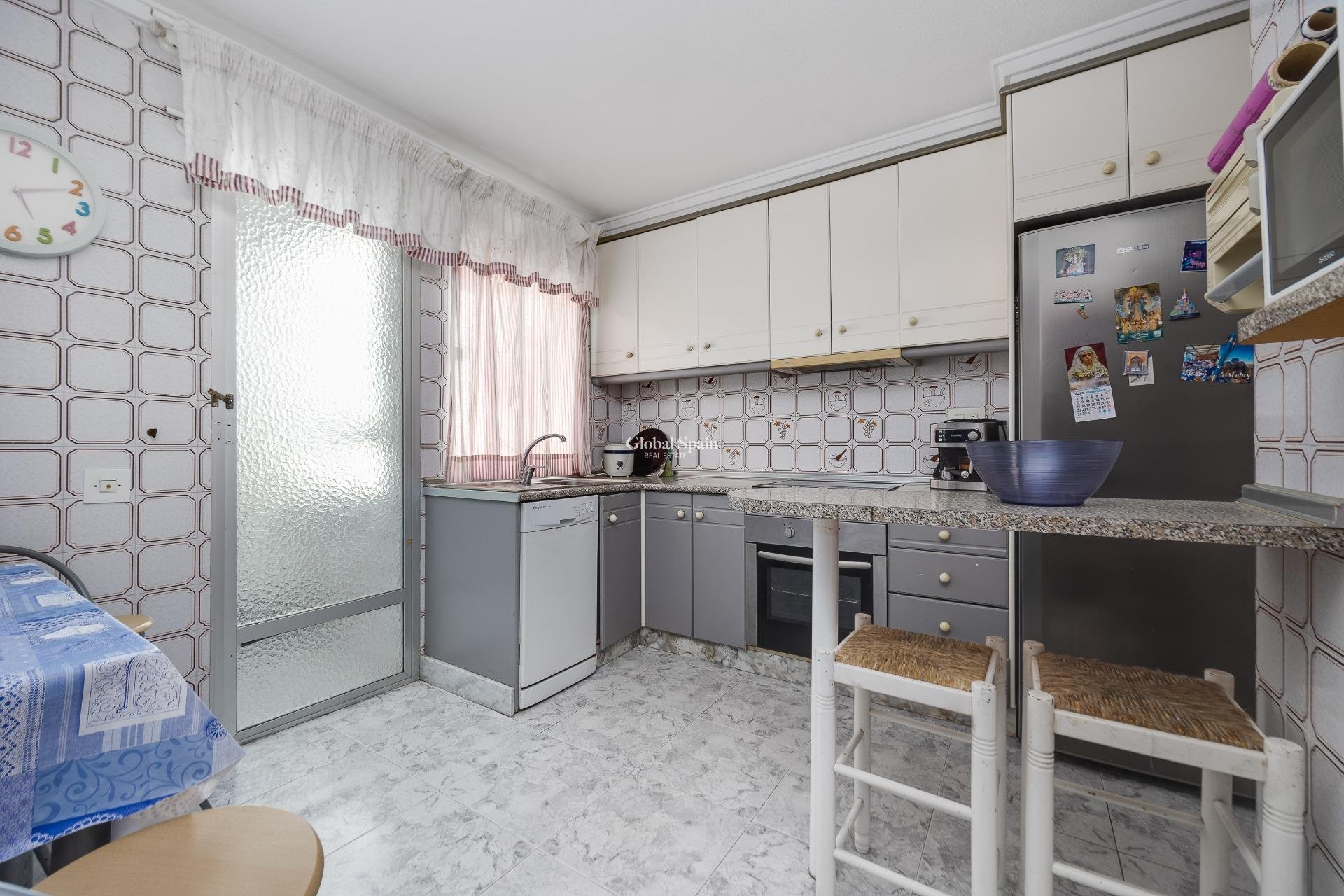 Odsprzedaż - MIESZKANIE -
TORREVIEJA - Center