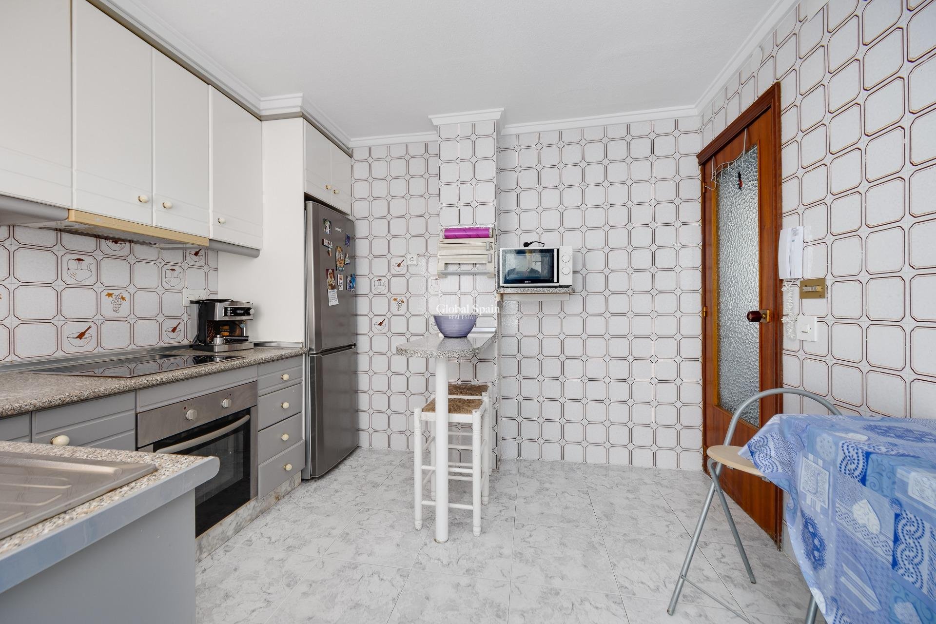 Odsprzedaż - MIESZKANIE -
TORREVIEJA - Center