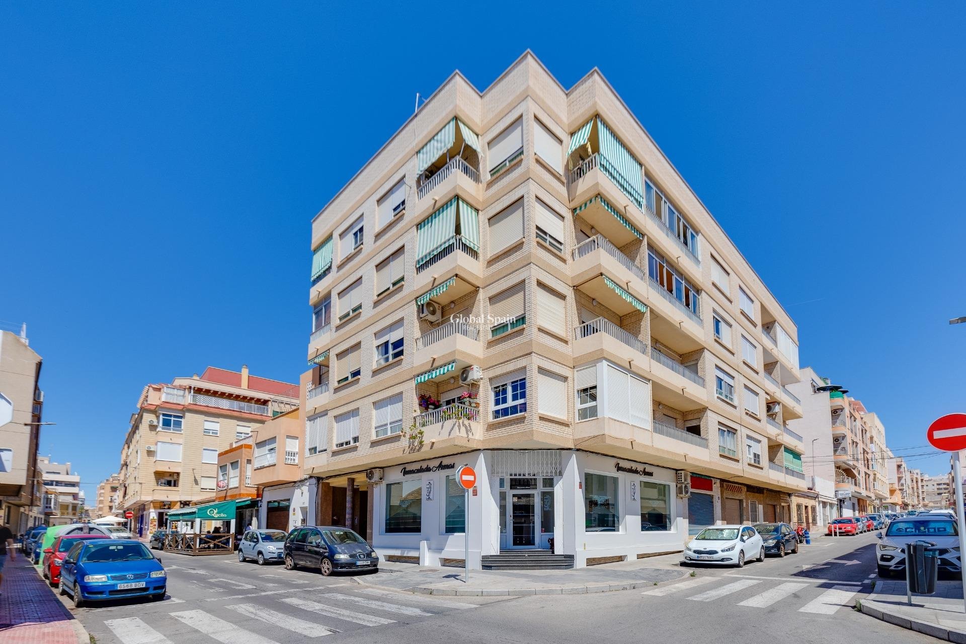 Odsprzedaż - MIESZKANIE -
TORREVIEJA - Center
