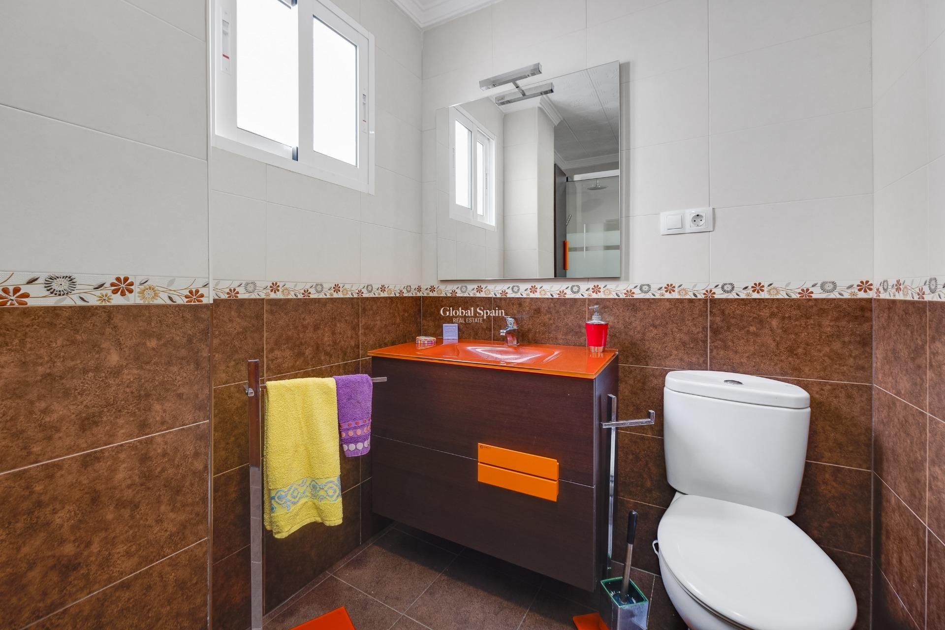 Odsprzedaż - MIESZKANIE -
TORREVIEJA - Center