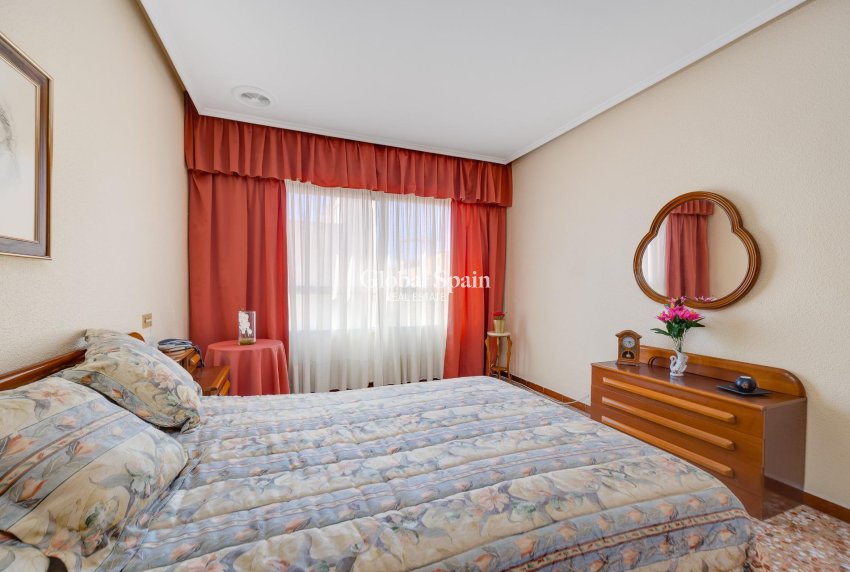 Odsprzedaż - MIESZKANIE -
TORREVIEJA - Center