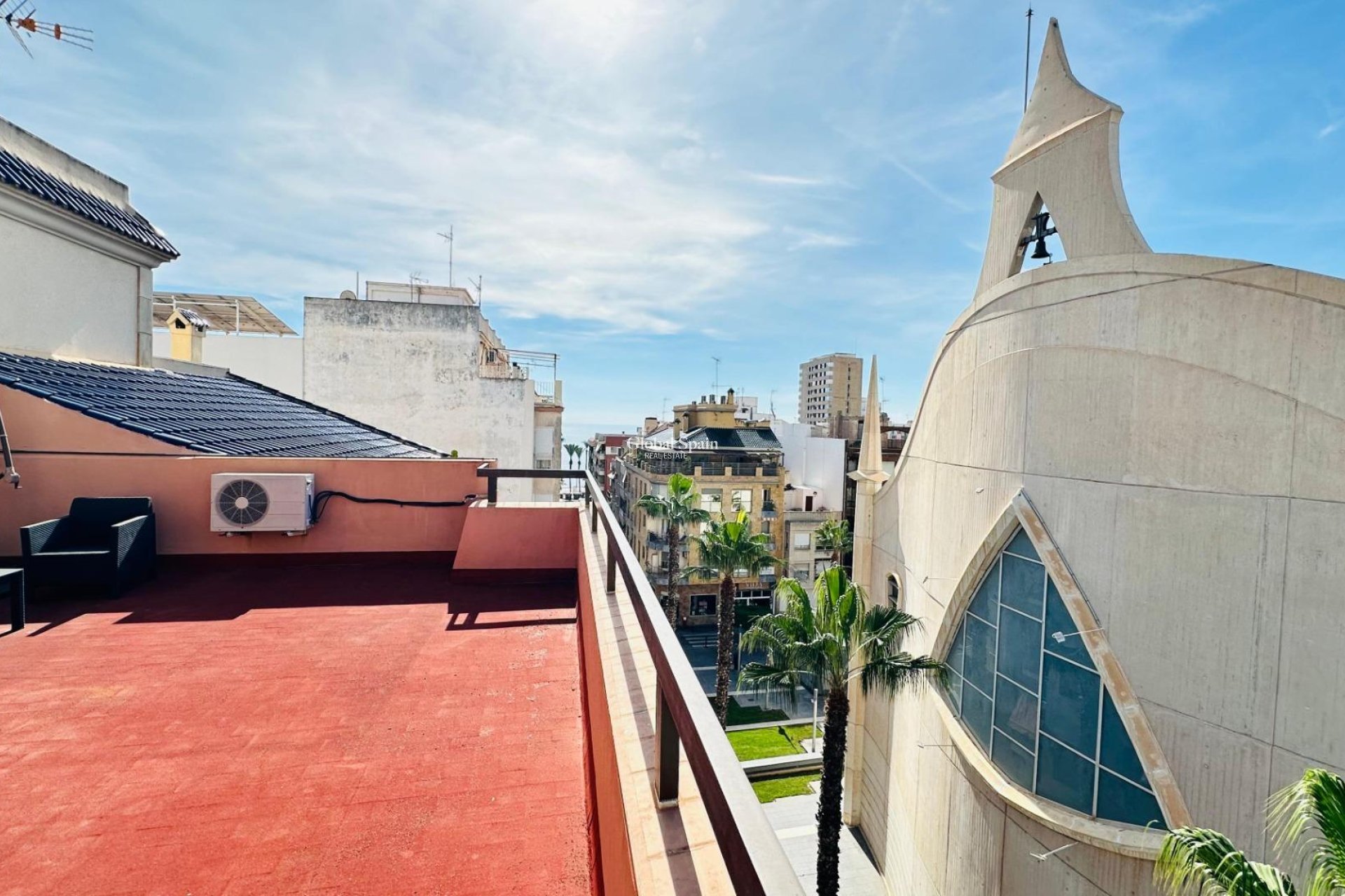 Odsprzedaż - MIESZKANIE -
TORREVIEJA - Center