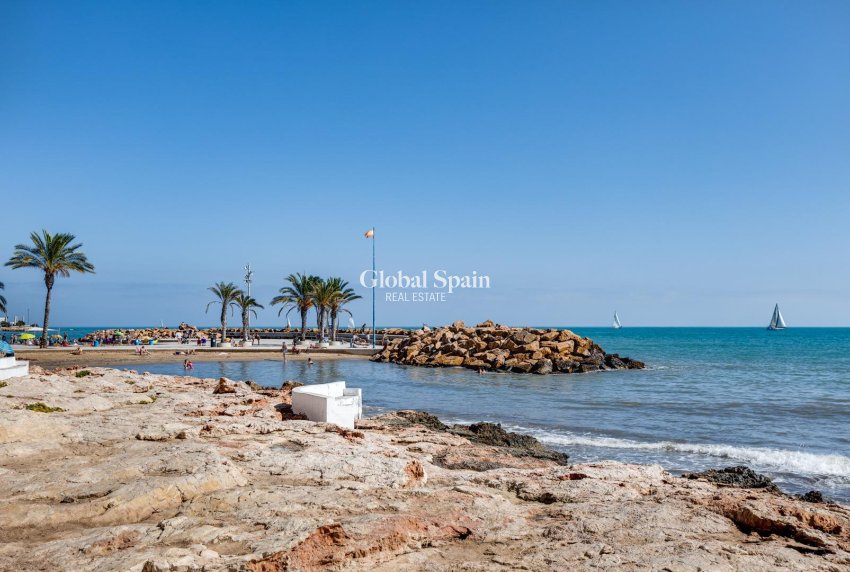 Odsprzedaż - MIESZKANIE -
TORREVIEJA - Center