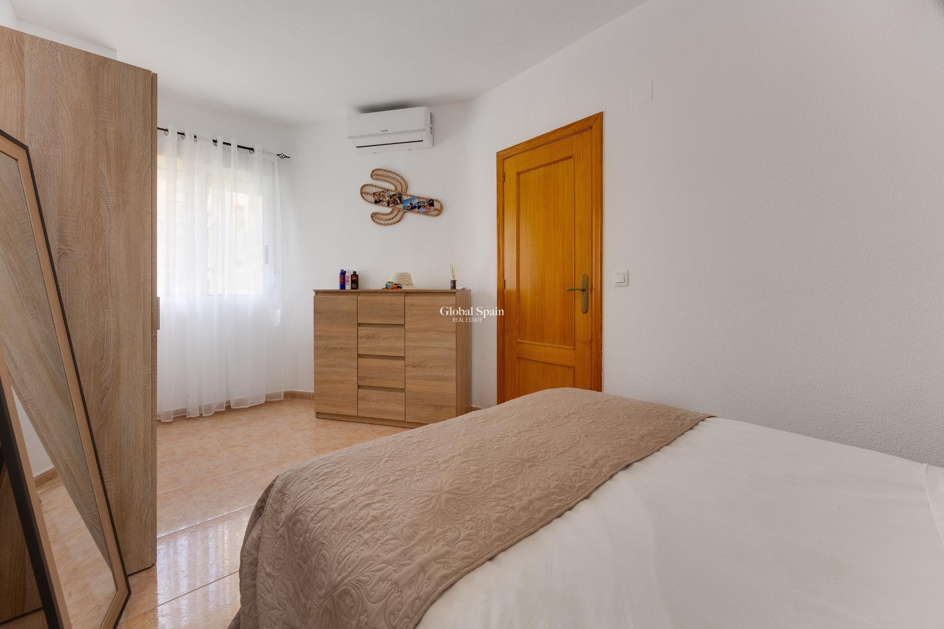 Odsprzedaż - MIESZKANIE -
TORREVIEJA - Center