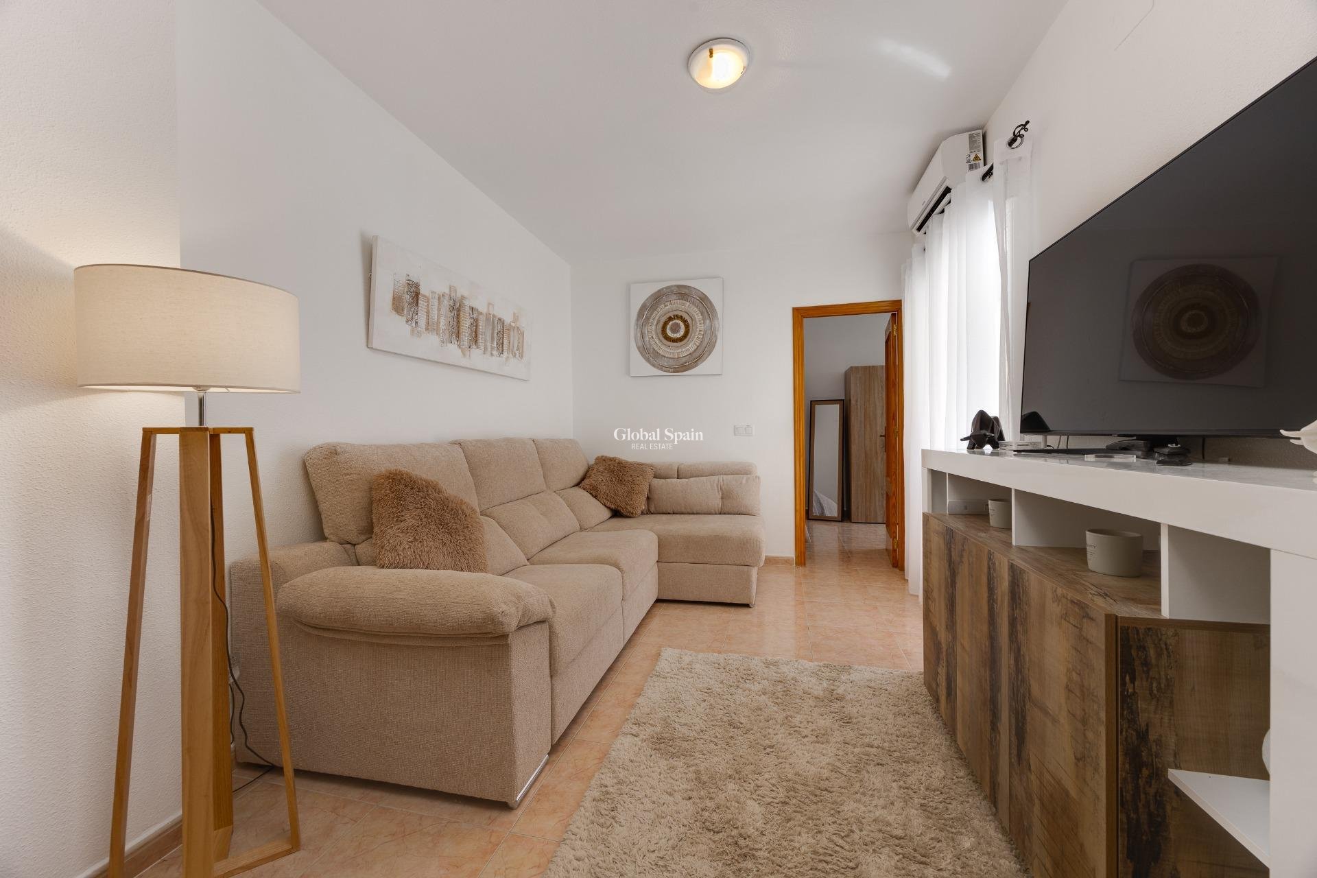 Odsprzedaż - MIESZKANIE -
TORREVIEJA - Center