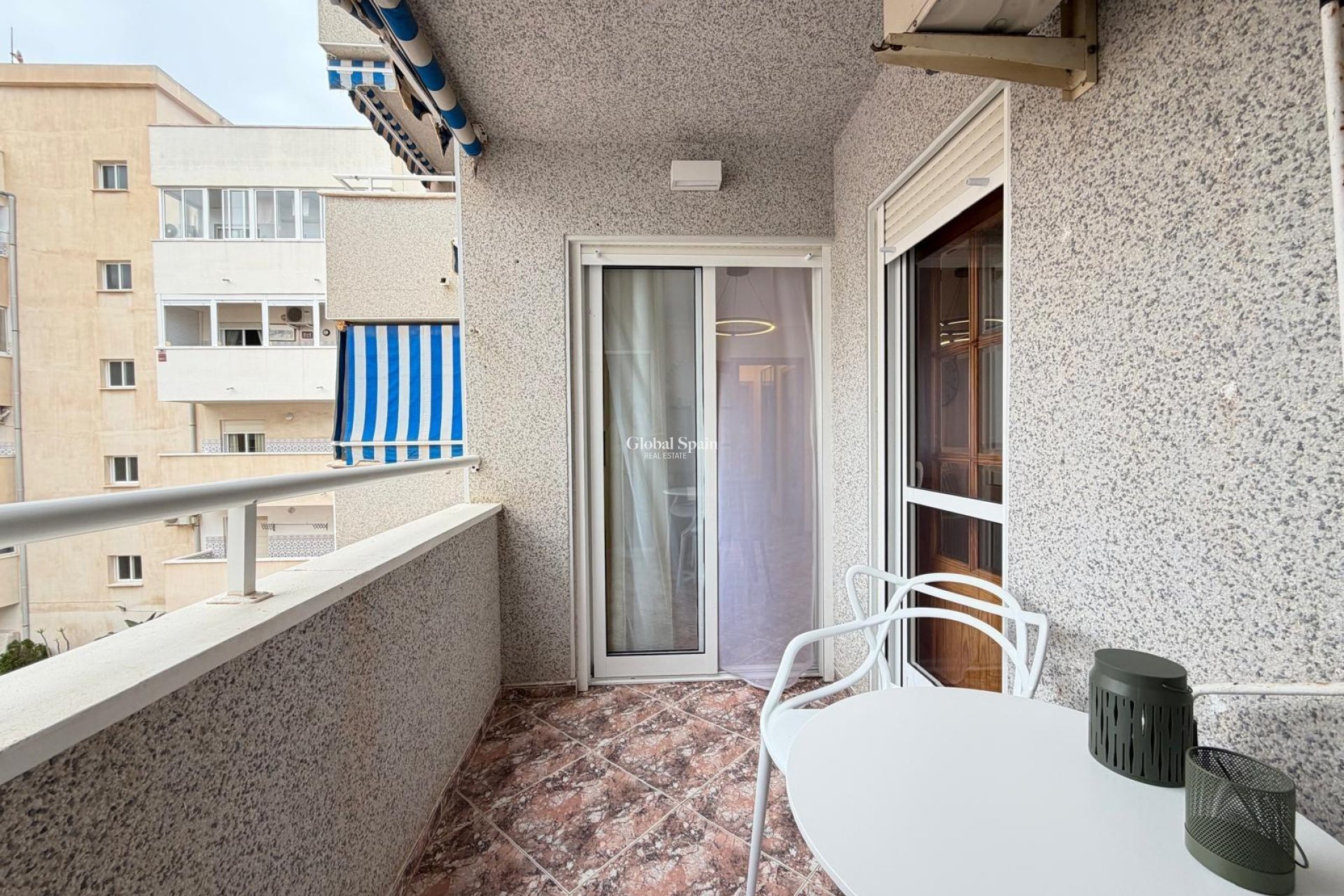 Odsprzedaż - MIESZKANIE -
TORREVIEJA - Center