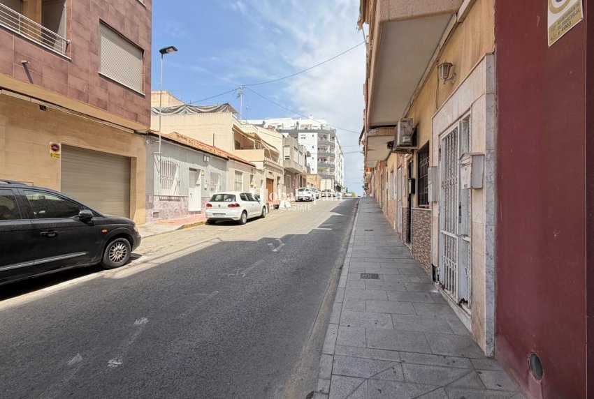 Odsprzedaż - MIESZKANIE -
TORREVIEJA - Center