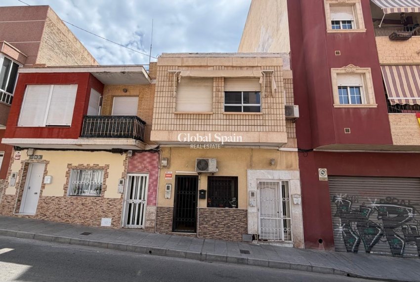 Odsprzedaż - MIESZKANIE -
TORREVIEJA - Center