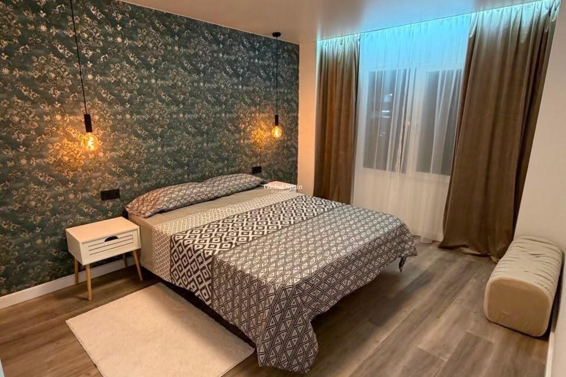 Odsprzedaż - MIESZKANIE -
TORREVIEJA - Center
