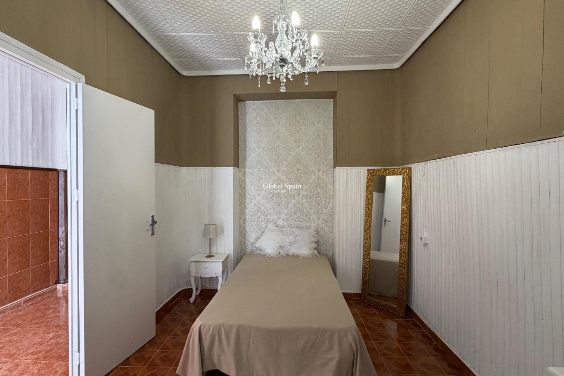 Odsprzedaż - MIESZKANIE -
TORREVIEJA - Center