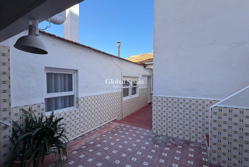 Odsprzedaż - MIESZKANIE -
TORREVIEJA - Center