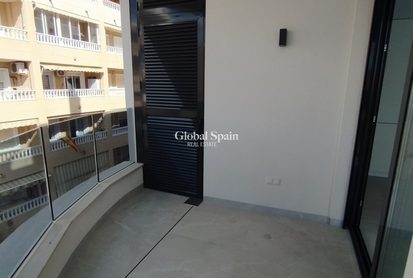 Odsprzedaż - MIESZKANIE -
TORREVIEJA - CENTRE PLAYA DEL CURA LAS PISCINAS