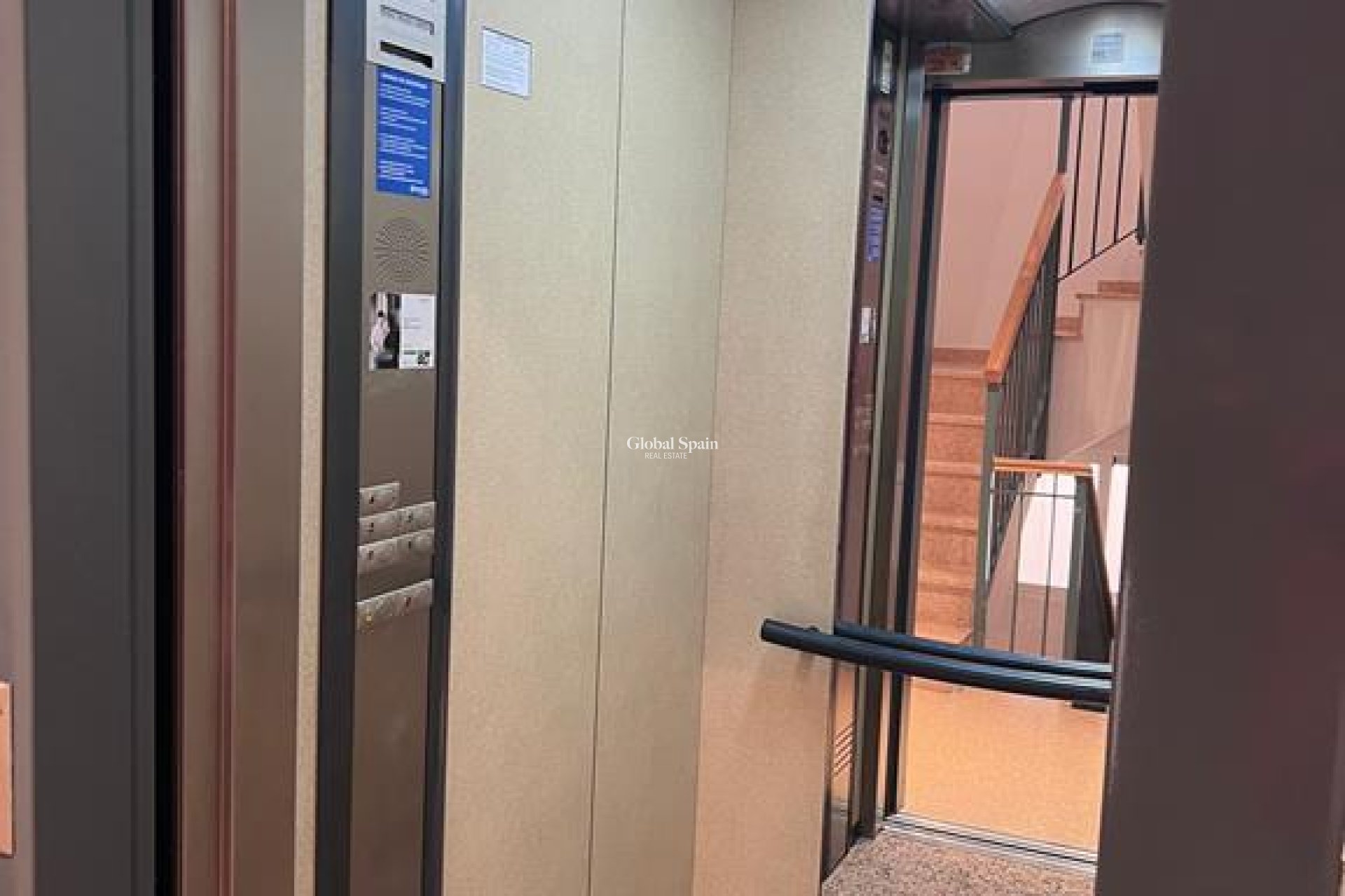 Odsprzedaż - MIESZKANIE -
TORREVIEJA - CENTRO CASCO URBANO