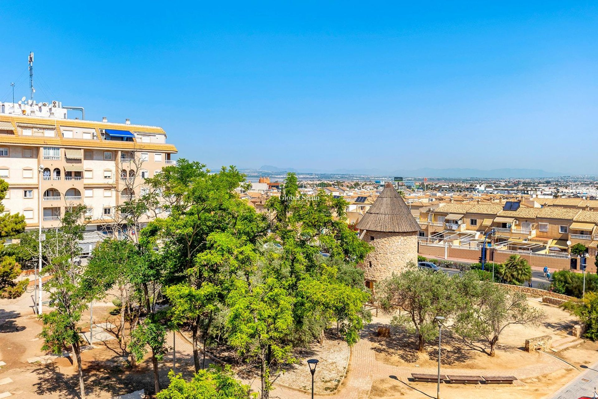 Odsprzedaż - MIESZKANIE -
TORREVIEJA - Centro