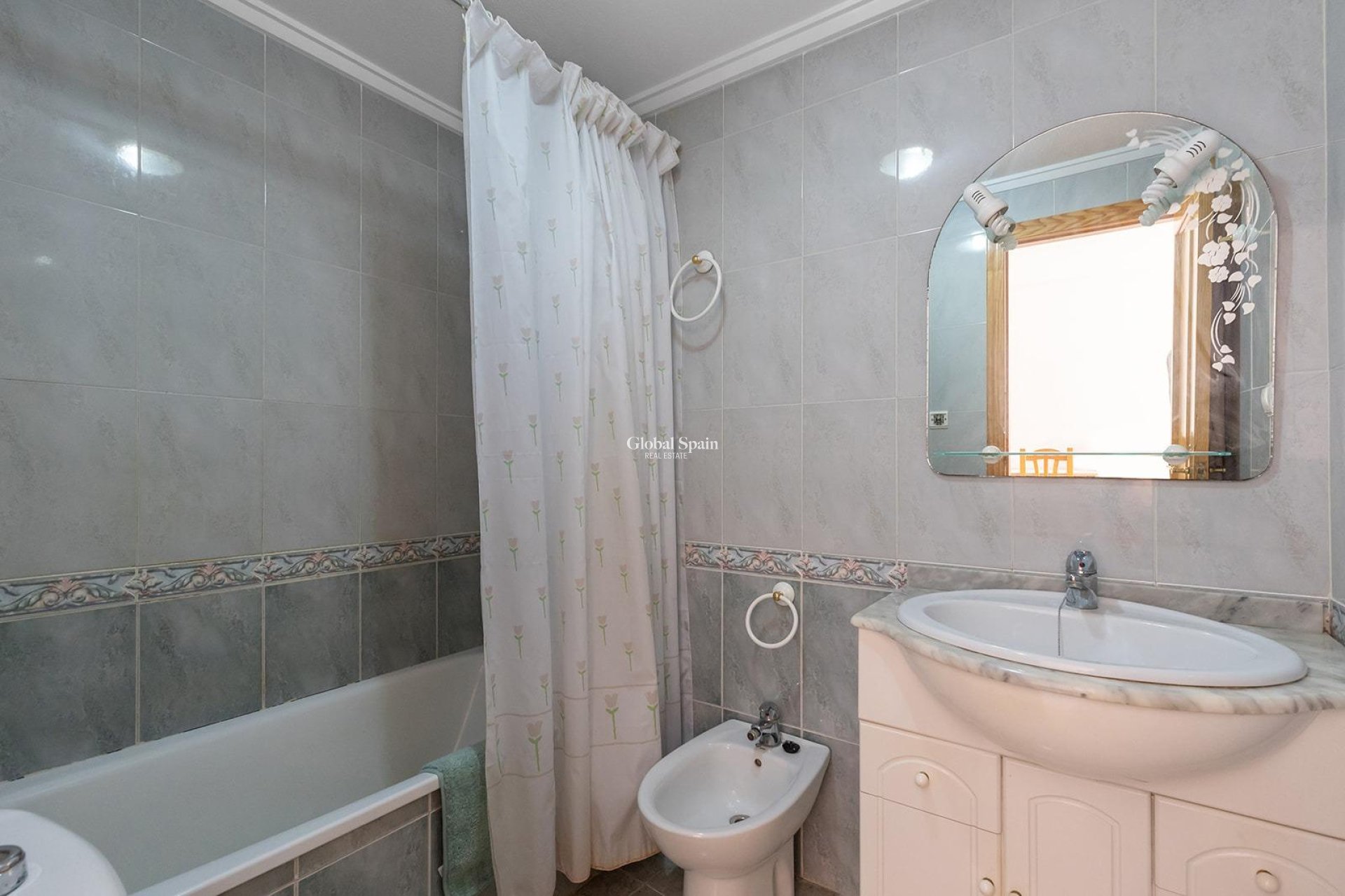Odsprzedaż - MIESZKANIE -
TORREVIEJA - Centro