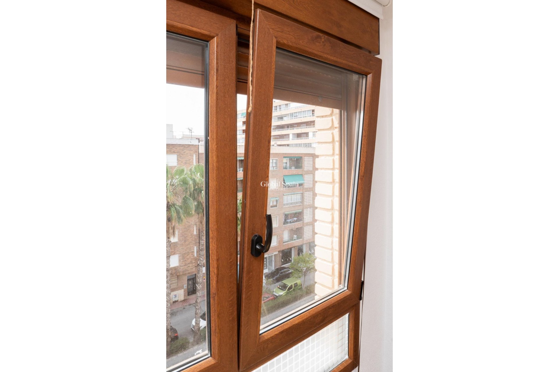 Odsprzedaż - MIESZKANIE -
TORREVIEJA - El Acequión - Los Náufragos