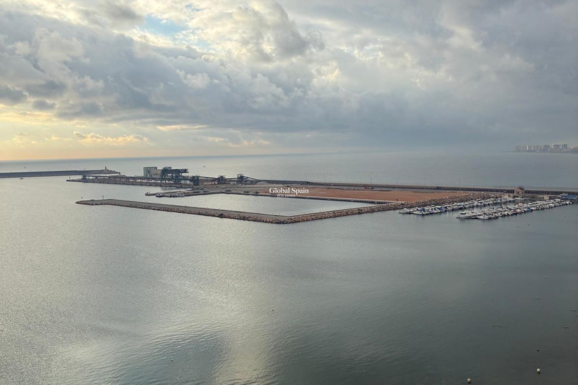 Odsprzedaż - MIESZKANIE -
TORREVIEJA - El Acequión - Los Náufragos