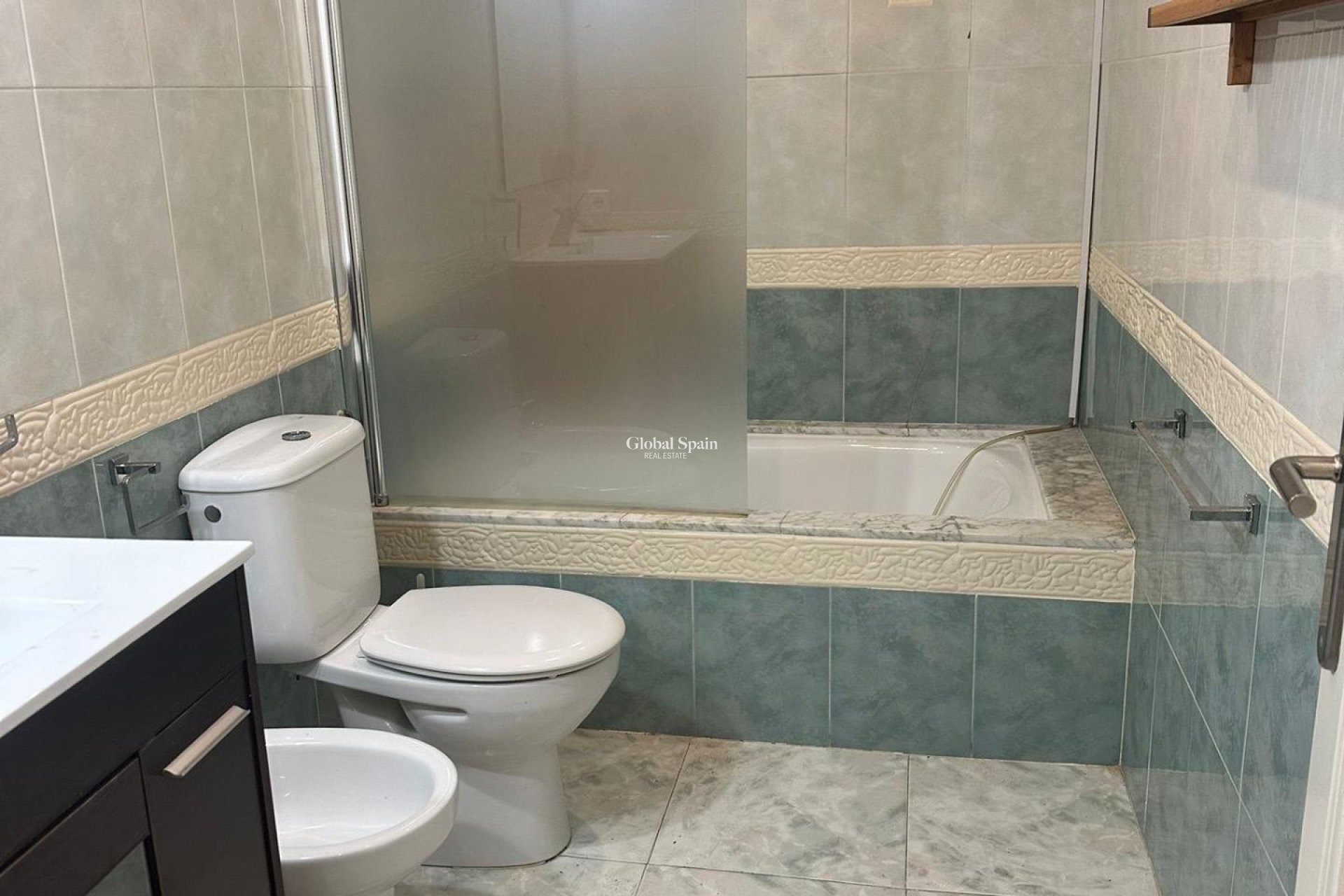 Odsprzedaż - MIESZKANIE -
TORREVIEJA - El Acequión - Los Náufragos
