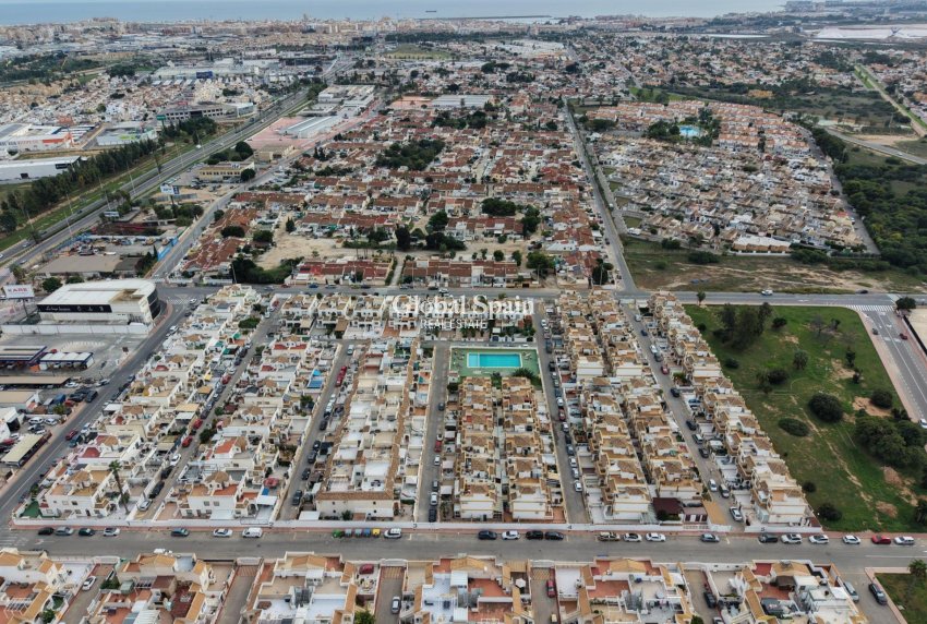 Odsprzedaż - MIESZKANIE -
TORREVIEJA - El limonar