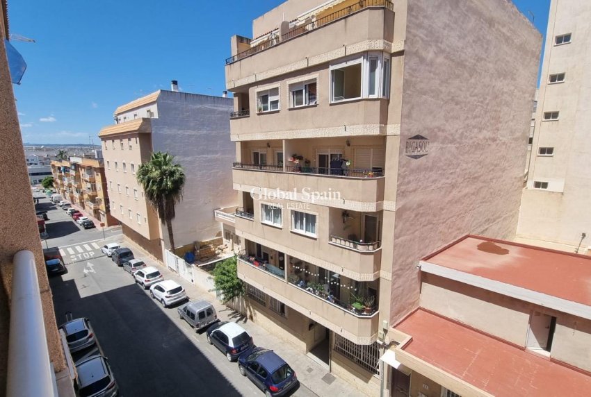 Odsprzedaż - MIESZKANIE -
TORREVIEJA - El molino
