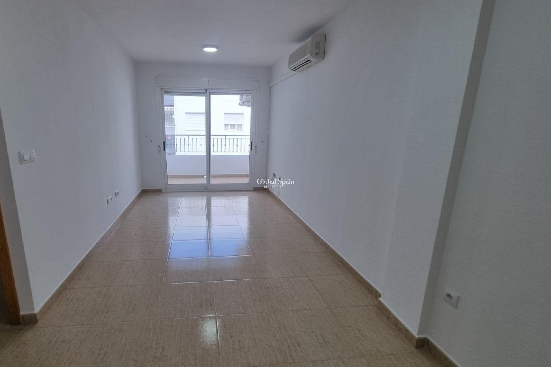 Odsprzedaż - MIESZKANIE -
TORREVIEJA - El molino