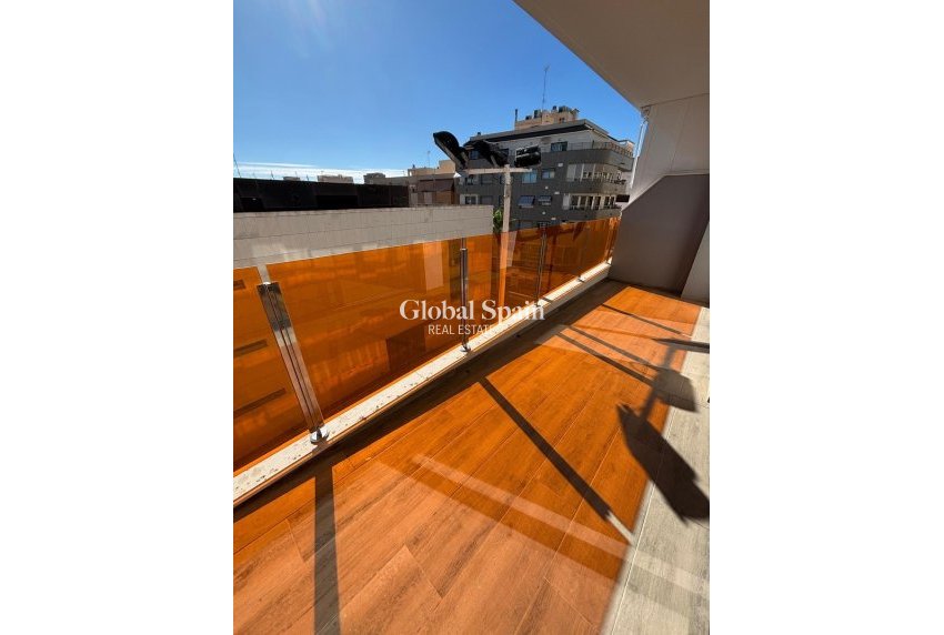 Odsprzedaż - MIESZKANIE -
TORREVIEJA - Estacion de autobuses