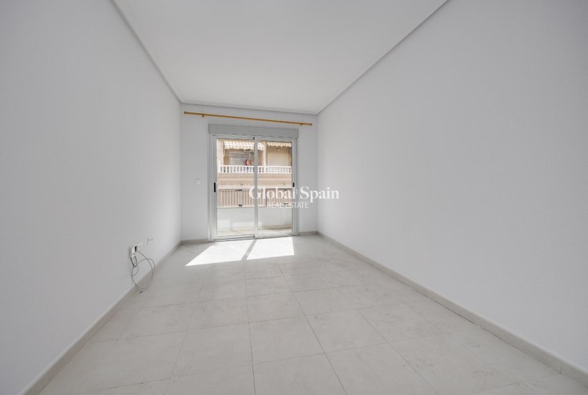 Odsprzedaż - MIESZKANIE -
TORREVIEJA - Estacion de autobuses