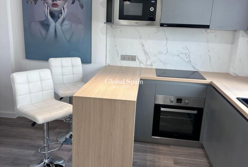 Odsprzedaż - MIESZKANIE -
TORREVIEJA - Estacion de autobuses