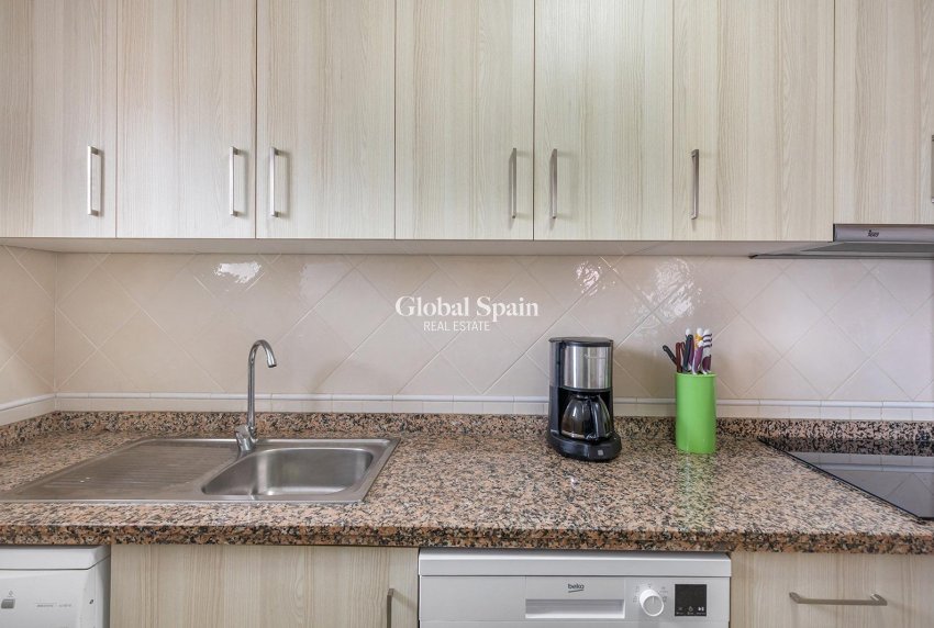 Odsprzedaż - MIESZKANIE -
TORREVIEJA - Estacion de autobuses