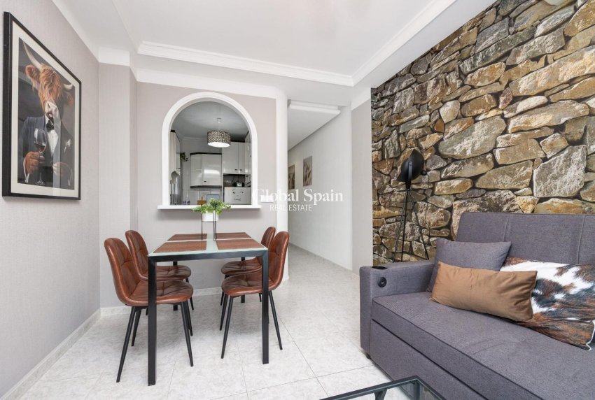 Odsprzedaż - MIESZKANIE -
TORREVIEJA - Estacion de autobuses