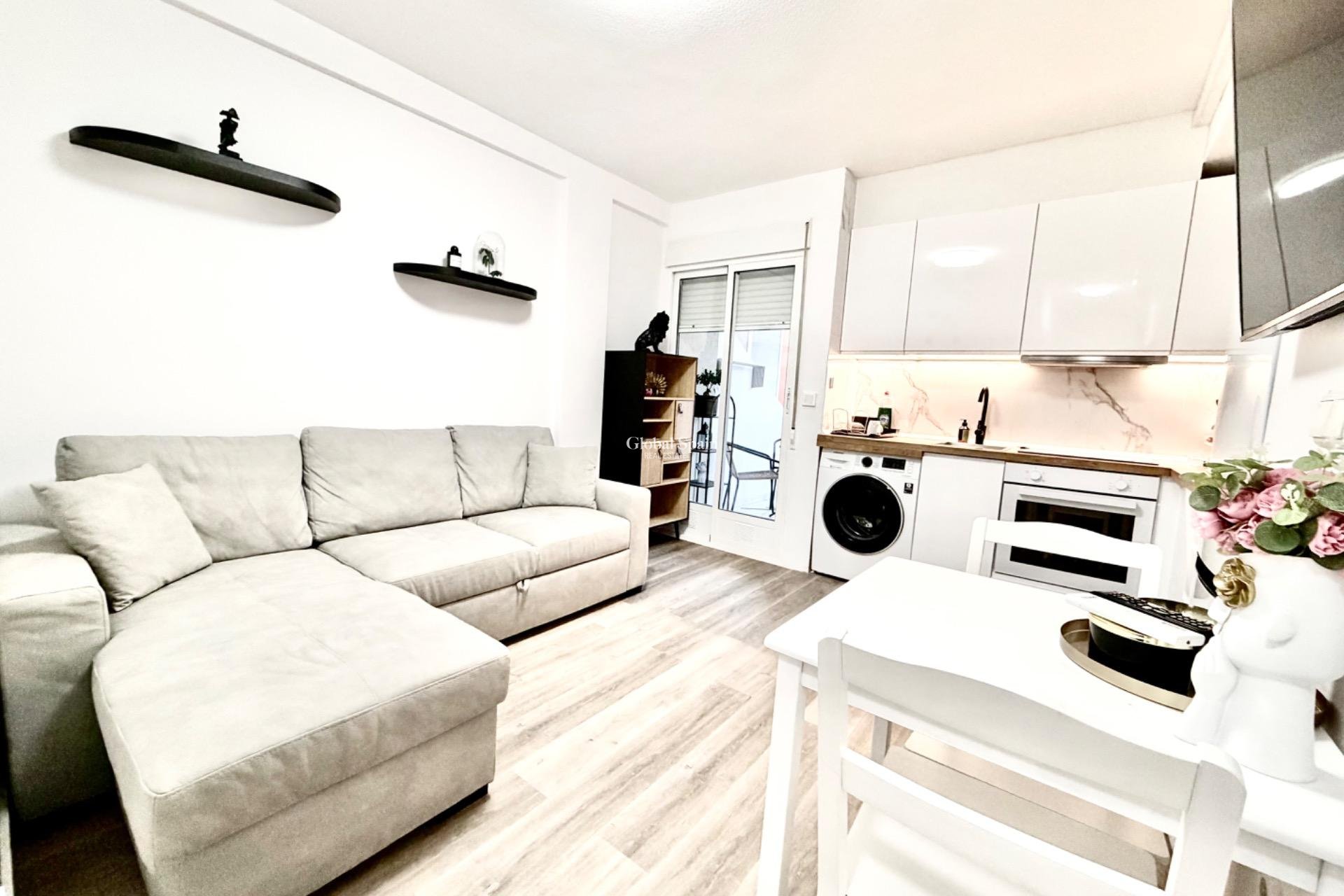 Odsprzedaż - MIESZKANIE -
TORREVIEJA - La Mata pueblo