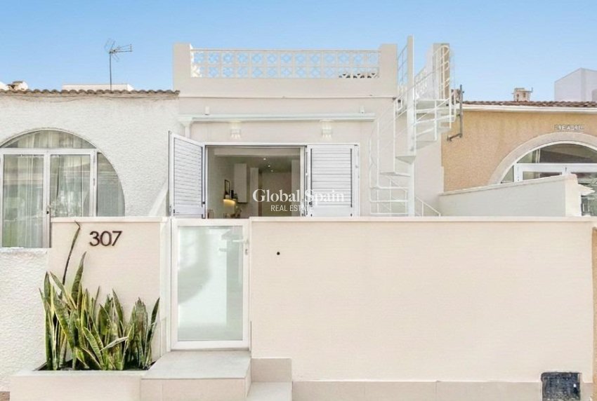 Odsprzedaż - MIESZKANIE -
TORREVIEJA - La Siesta - El Salado - Torreta