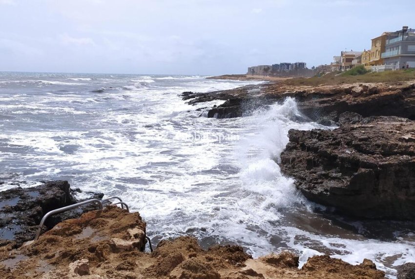 Odsprzedaż - MIESZKANIE -
TORREVIEJA - LA VELETA MAR AZUL