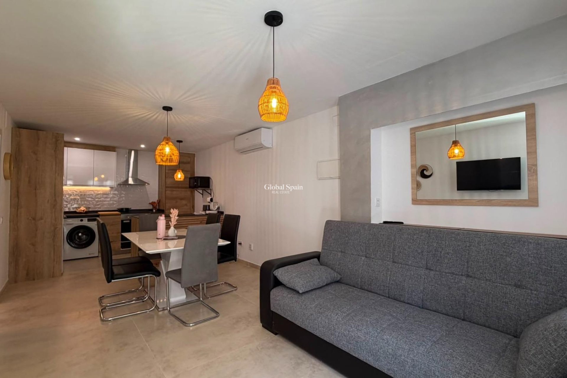 Odsprzedaż - MIESZKANIE -
TORREVIEJA - La Veleta