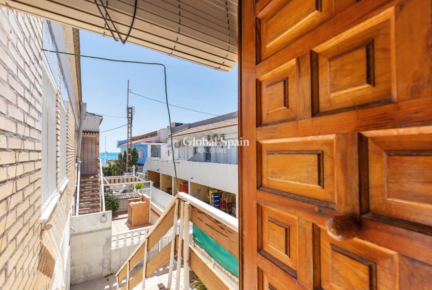 Odsprzedaż - MIESZKANIE -
TORREVIEJA - Los Europeos