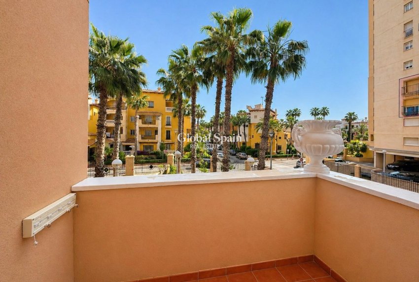 Odsprzedaż - MIESZKANIE -
TORREVIEJA - Los Frutales