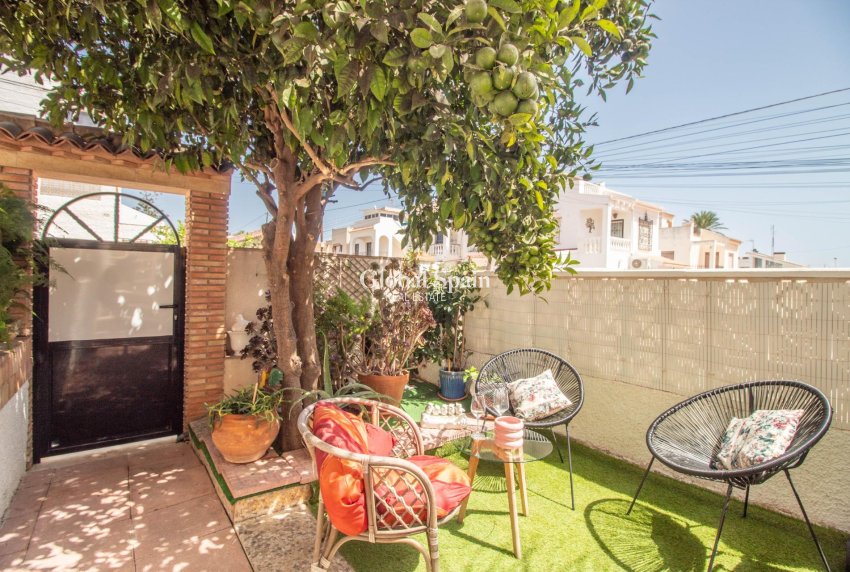 Odsprzedaż - MIESZKANIE -
TORREVIEJA - Los Frutales