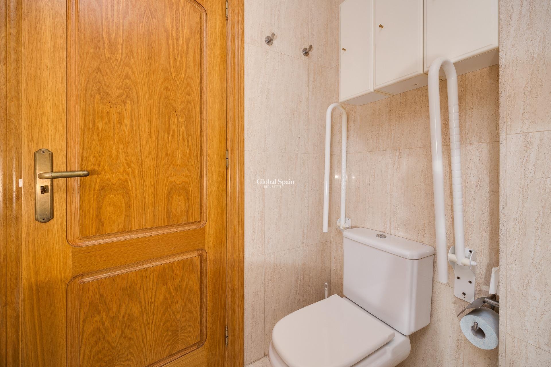 Odsprzedaż - MIESZKANIE -
TORREVIEJA - Paseo maritimo