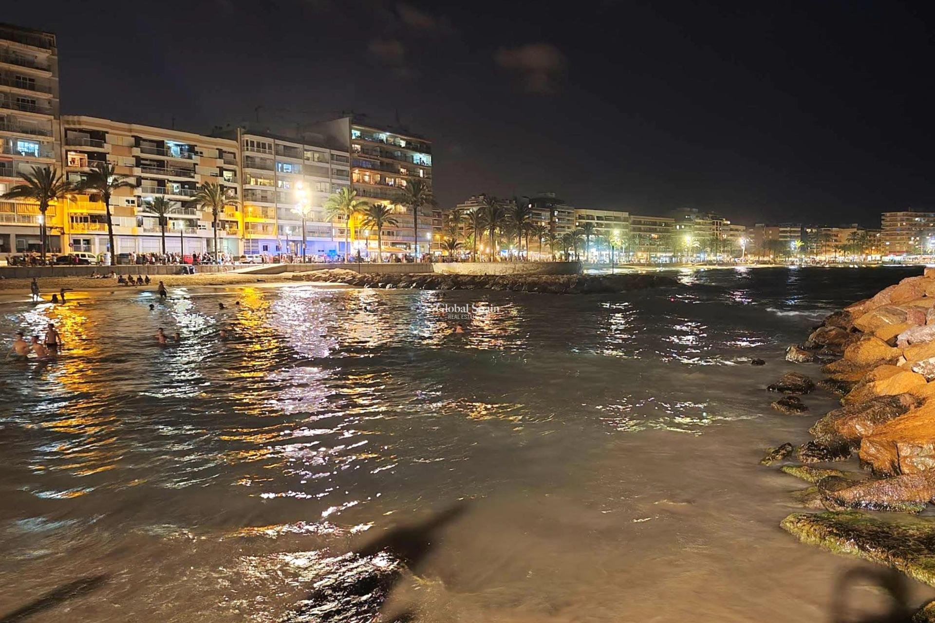 Odsprzedaż - MIESZKANIE -
TORREVIEJA - Paseo maritimo