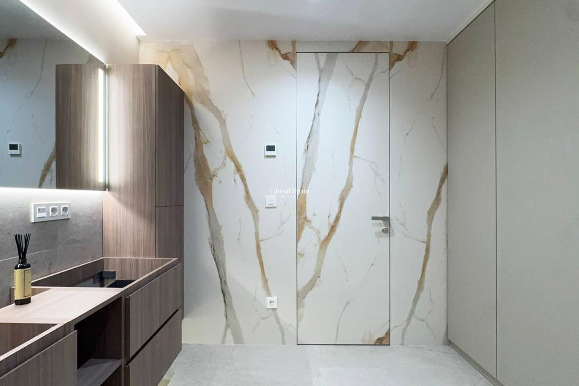 Odsprzedaż - MIESZKANIE -
TORREVIEJA - Playa de los Locos