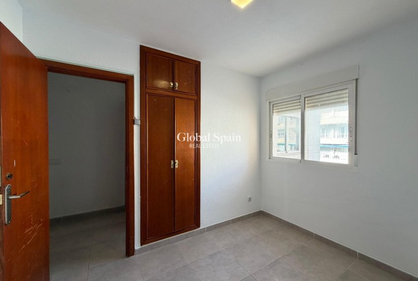 Odsprzedaż - MIESZKANIE -
TORREVIEJA - Playa de los Locos