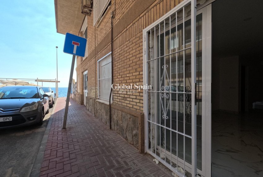 Odsprzedaż - MIESZKANIE -
TORREVIEJA - Playa De Los Náufragos