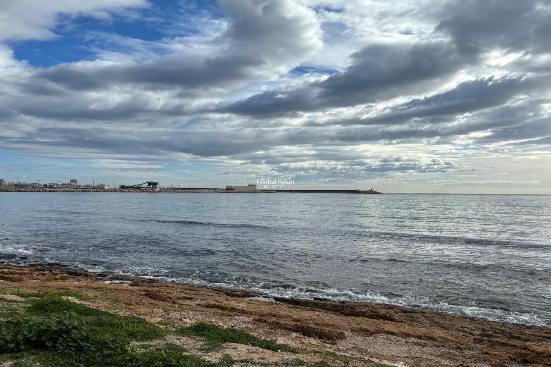 Odsprzedaż - MIESZKANIE -
TORREVIEJA - Playa De Los Náufragos