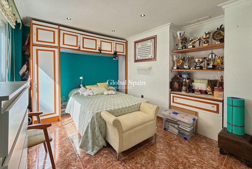 Odsprzedaż - MIESZKANIE -
TORREVIEJA - Playa del cura