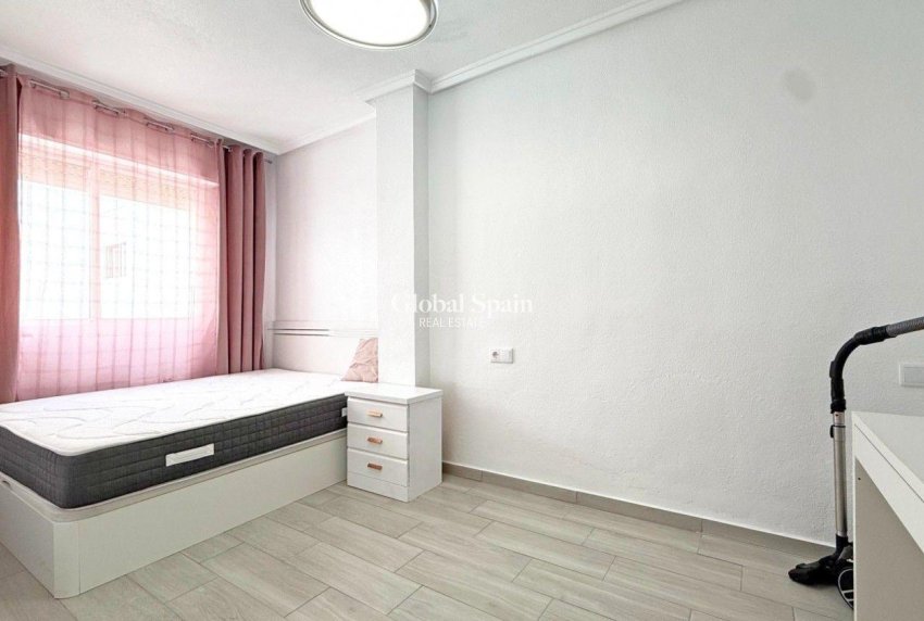 Odsprzedaż - MIESZKANIE -
TORREVIEJA - Playa del Cura