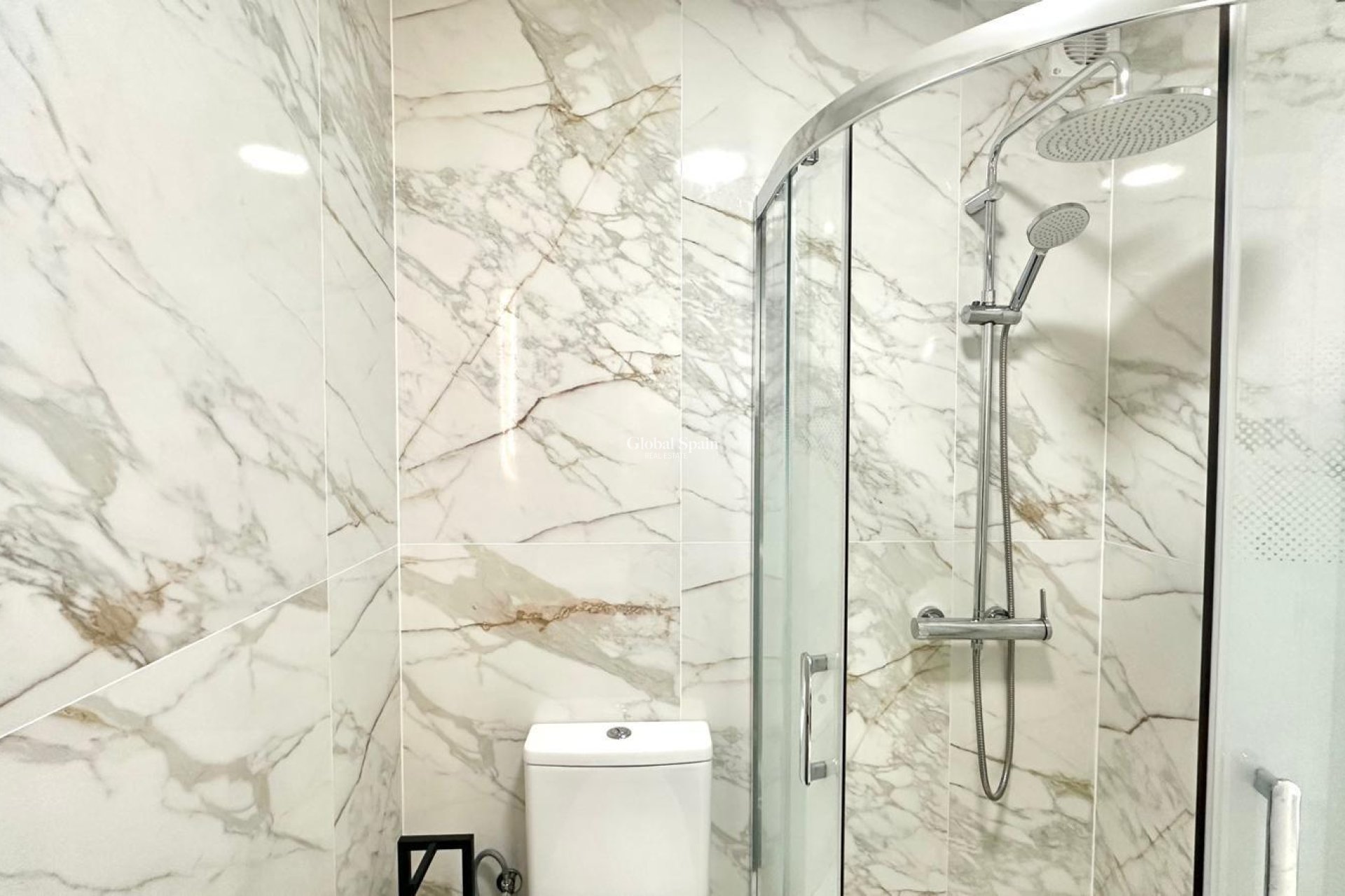 Odsprzedaż - MIESZKANIE -
TORREVIEJA - Playa del Cura