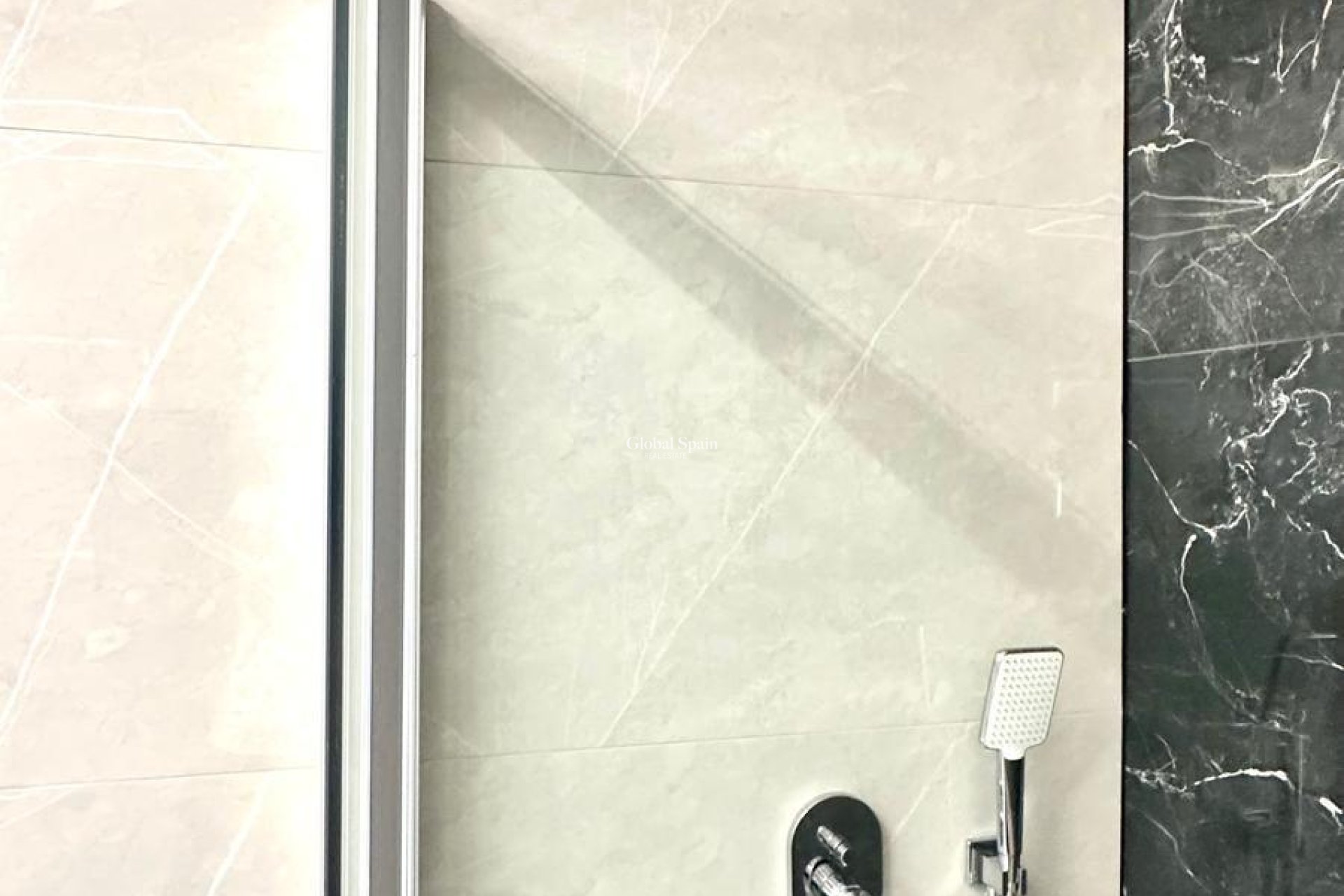 Odsprzedaż - MIESZKANIE -
TORREVIEJA - Playa del Cura