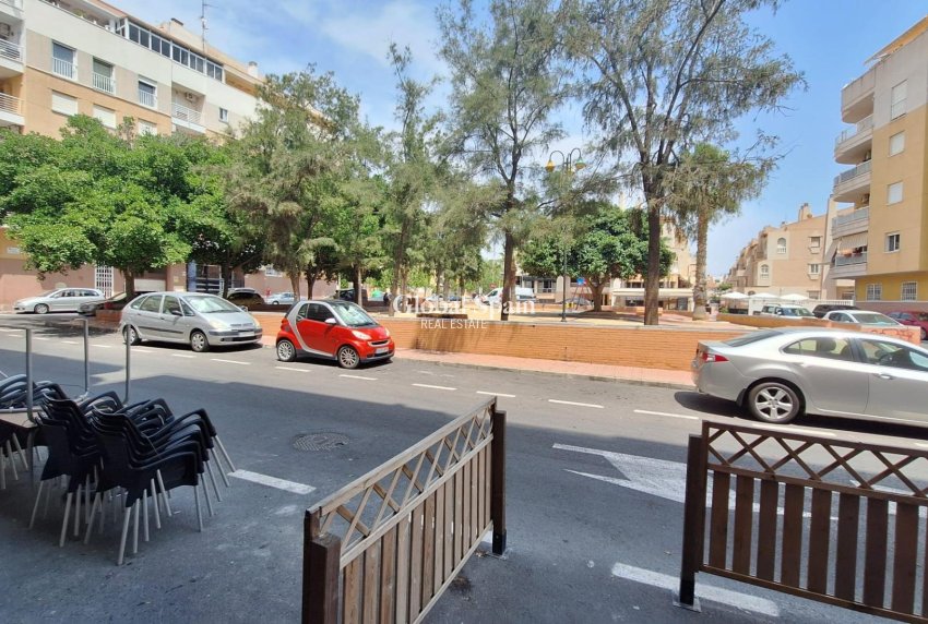 Odsprzedaż - MIESZKANIE -
TORREVIEJA - Playa del Cura