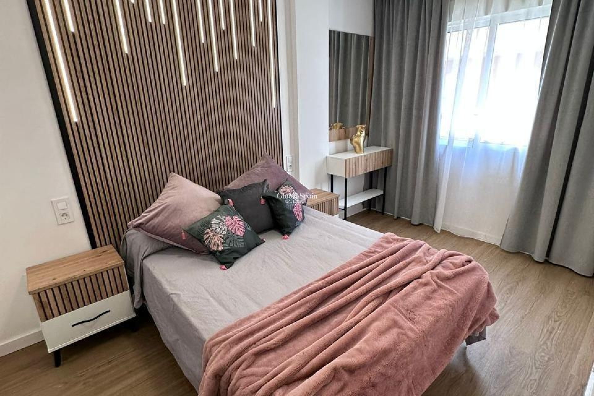 Odsprzedaż - MIESZKANIE -
TORREVIEJA - Playa del Cura