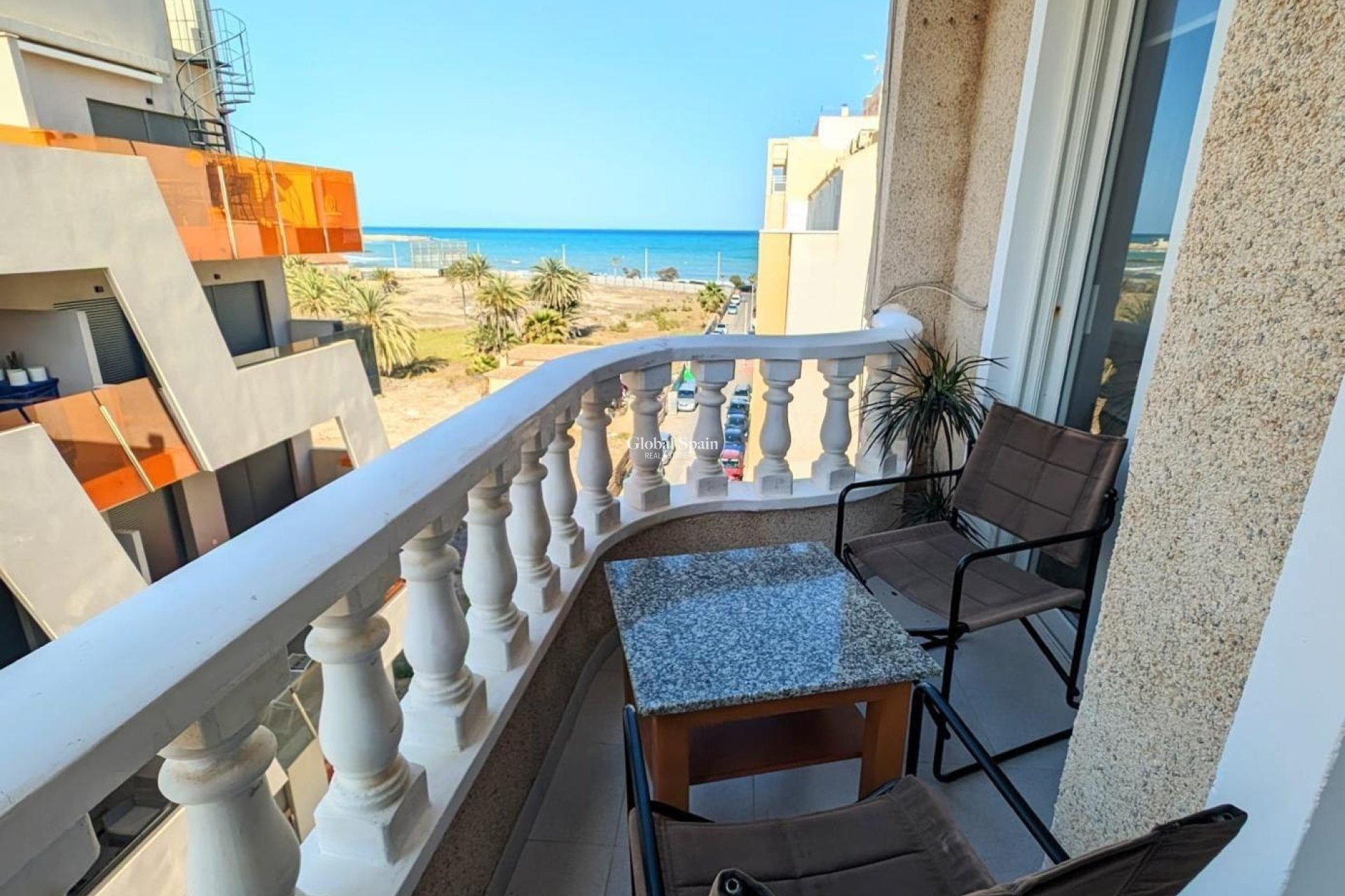 Odsprzedaż - MIESZKANIE -
TORREVIEJA - Playa del Cura